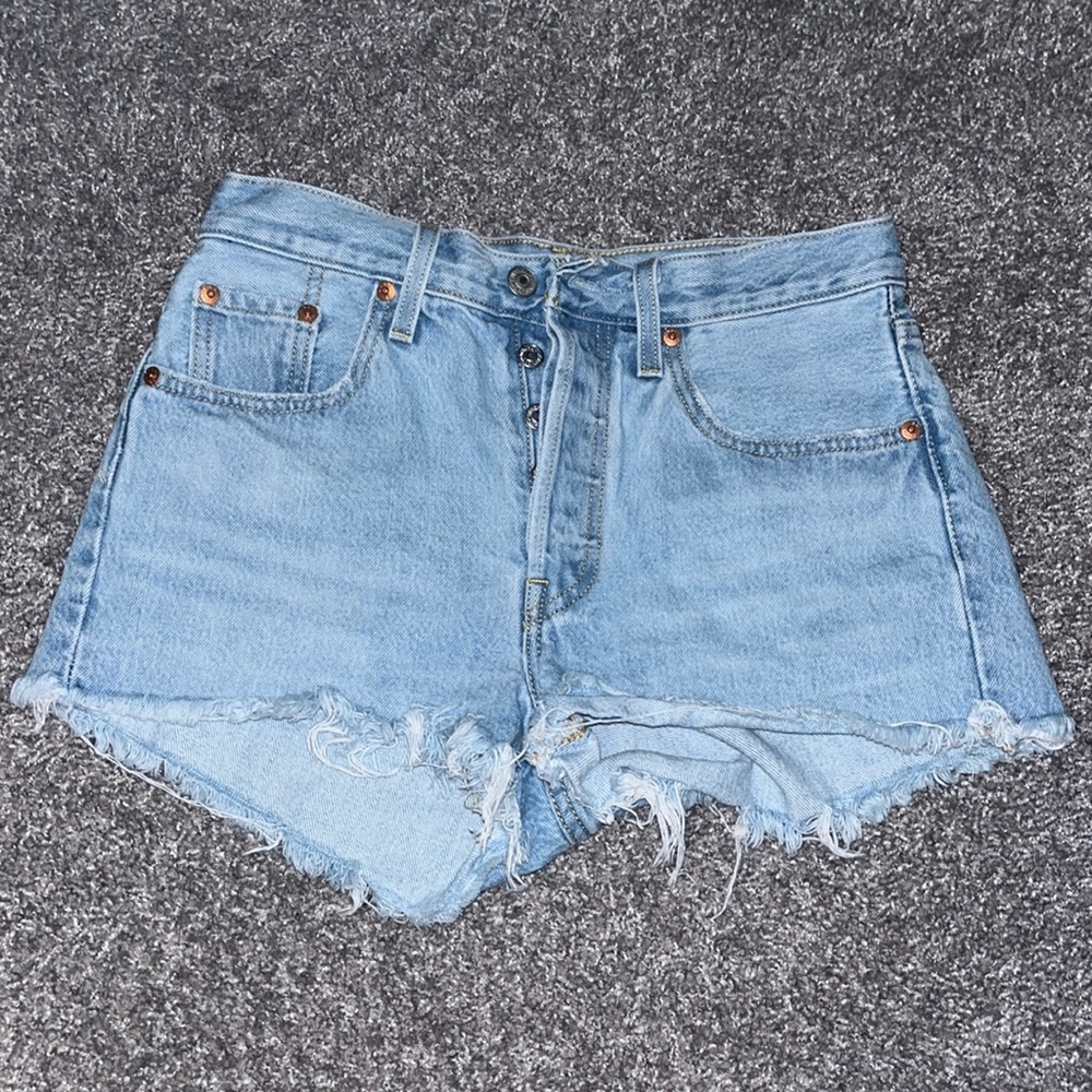 Levi’s Button Up Shorts